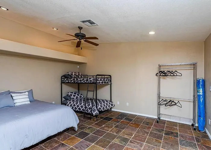 Style Living W/ Pool, Spa, Games * Lake Havasu City