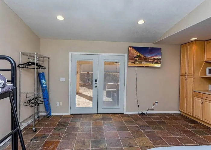 Style Living W/ Pool, Spa, Games Dom wakacyjny Lake Havasu City