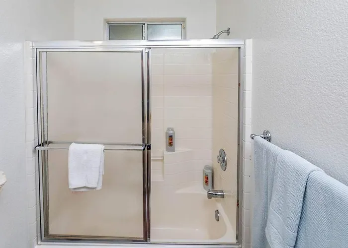 Style Living W/ Pool, Spa, Games Dom wakacyjny Lake Havasu City
