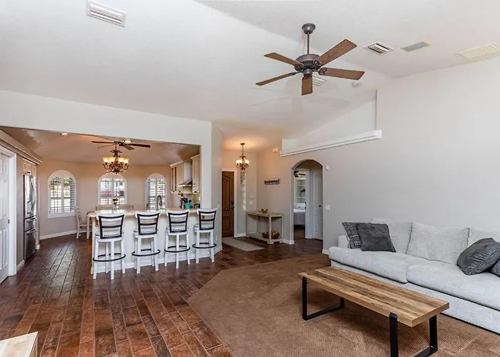 Style Living W/ Pool, Spa, Games * Lake Havasu City