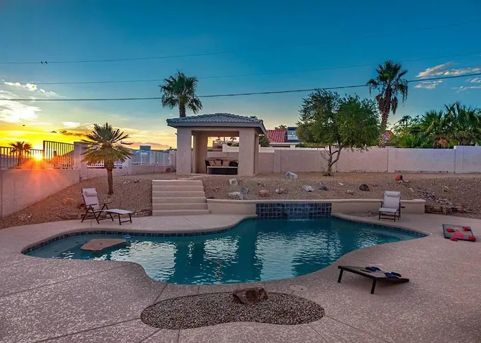 Style Living W/ Pool, Spa, Games *