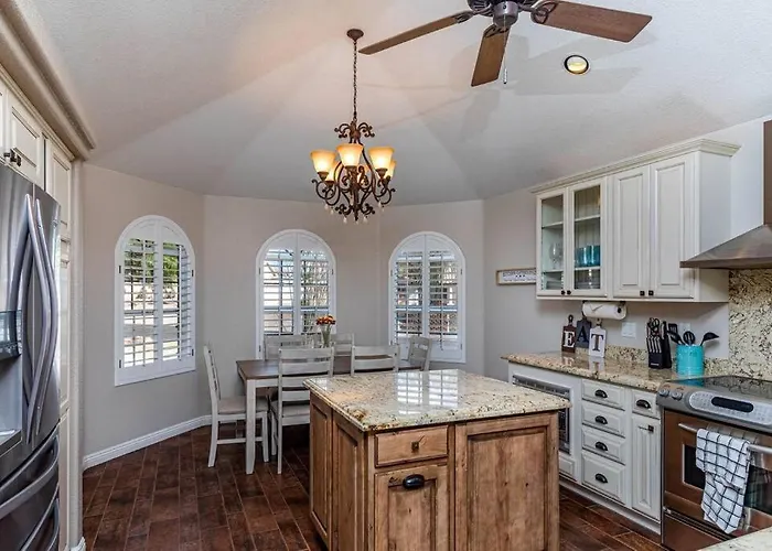 Dom wakacyjny Style Living W/ Pool, Spa, Games Lake Havasu City