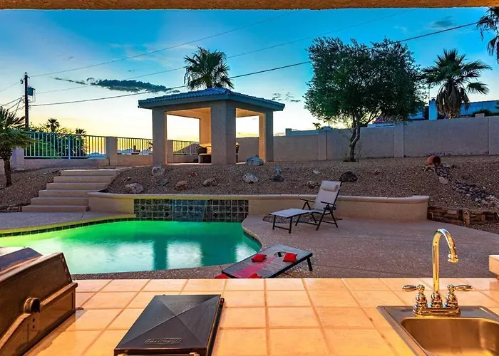 Style Living W/ Pool, Spa, Games *