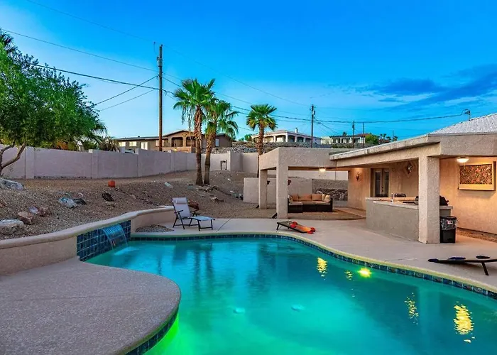 Style Living W/ Pool, Spa, Games *