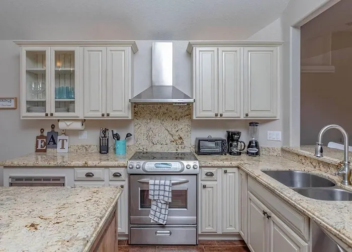 Style Living W/ Pool, Spa, Games * Lake Havasu City